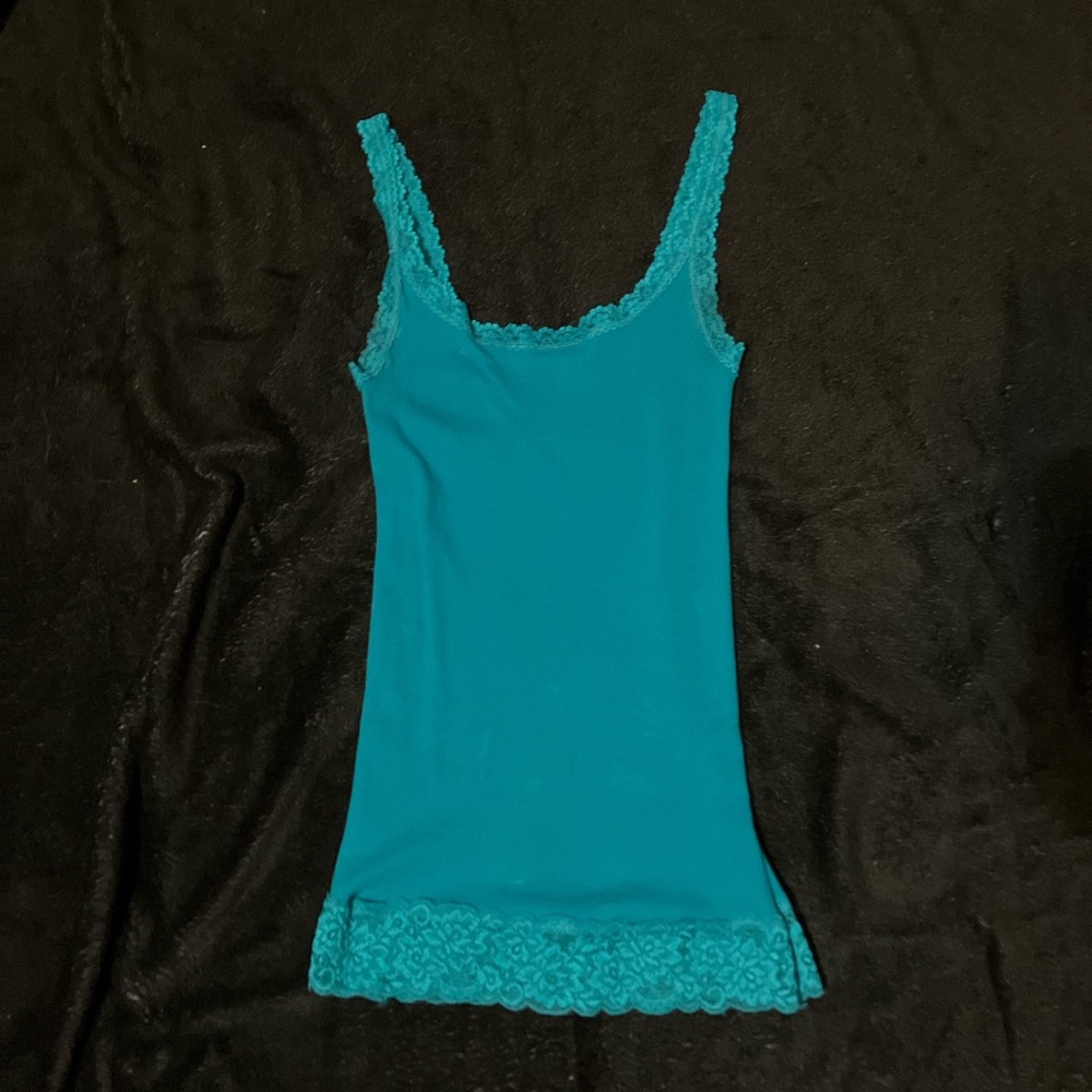 Blue lacy top
Good condition